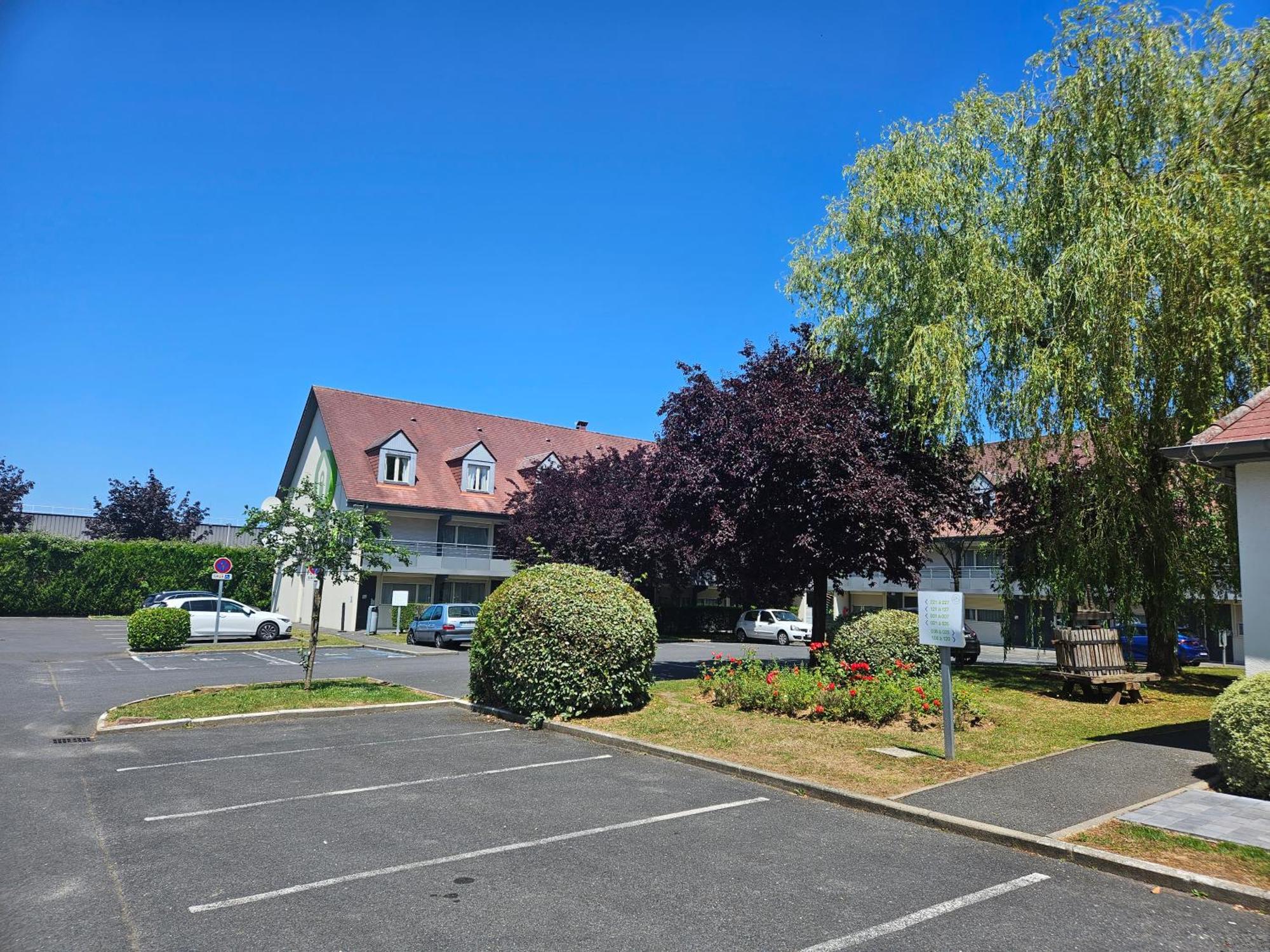 Campanile Deauville Saint-Arnoult Exterior photo